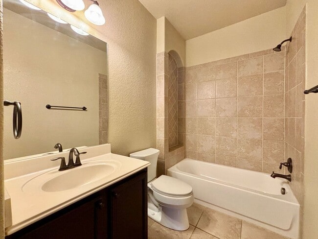 Building Photo - A beautifully maintained 3-bedroom, 2-bath oasis nestled right off 1604 and FM 1976 in Converse!