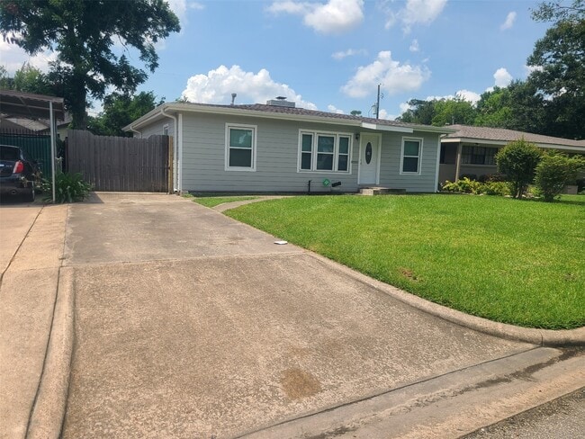 Building Photo - 3834 Rosedale St