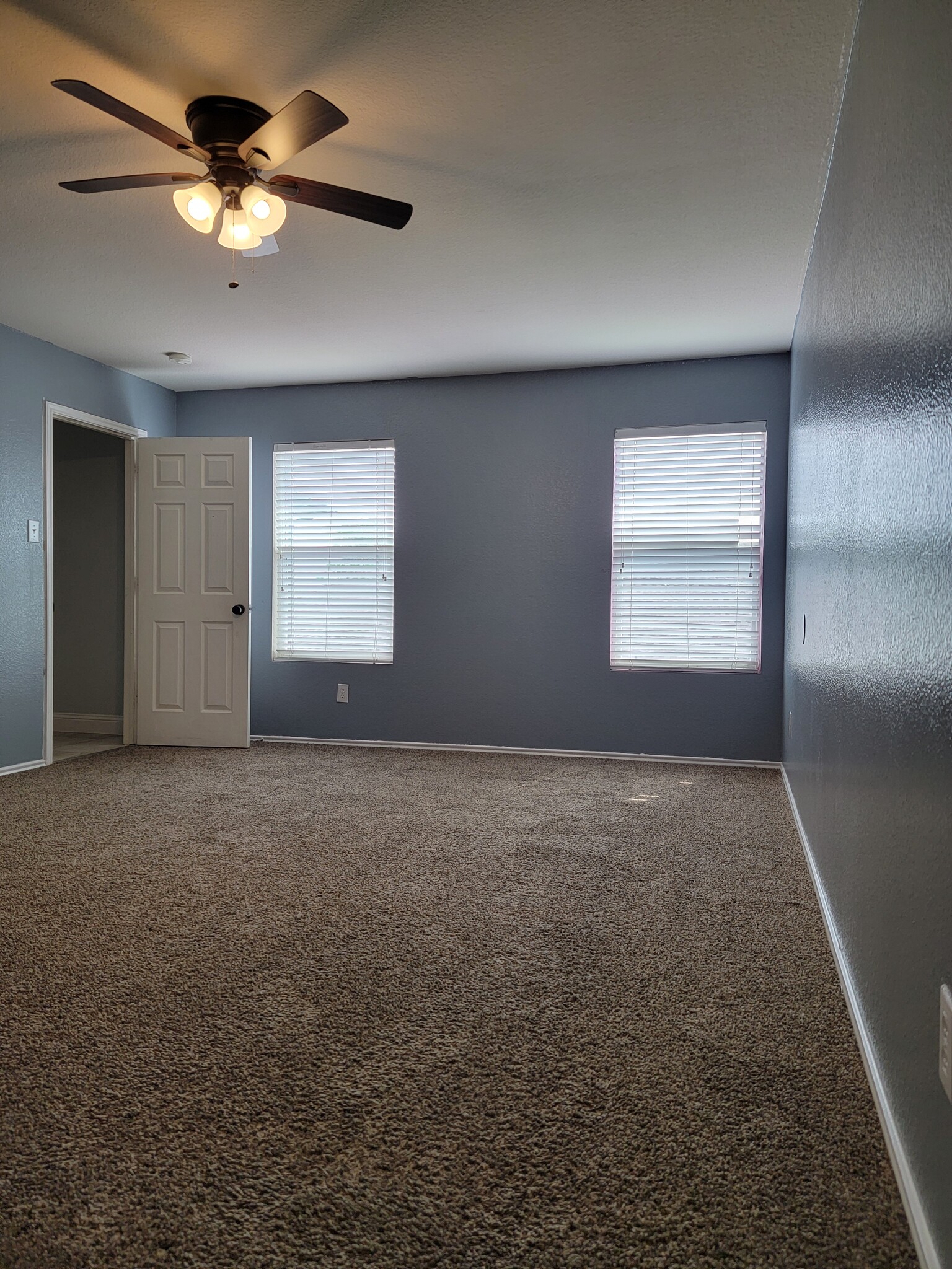 Bedroom plus closet - 1330 Rusk Dr