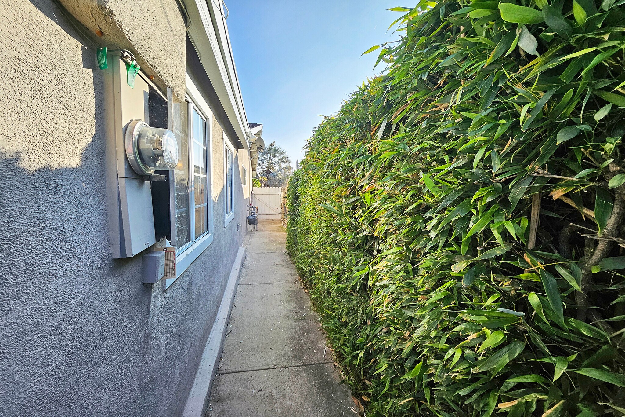 Building Photo - 9321 Donna Ave