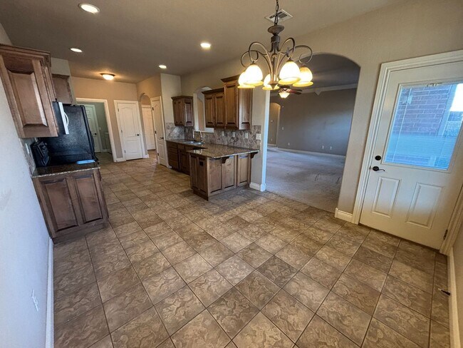 Building Photo - Beautiful 3 Bedroom, 2 Bathroom Home in Persimmon Place!