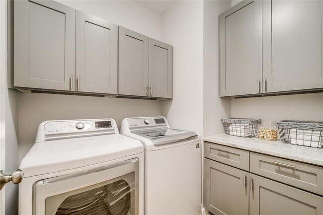 Building Photo - 18529 Staghorn Dr