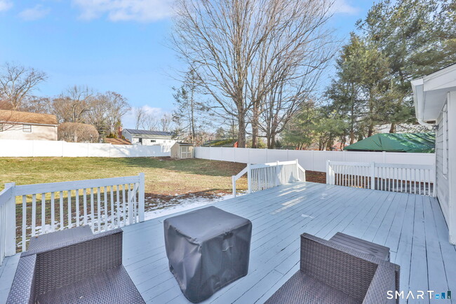 Building Photo - 829 Wells Rd