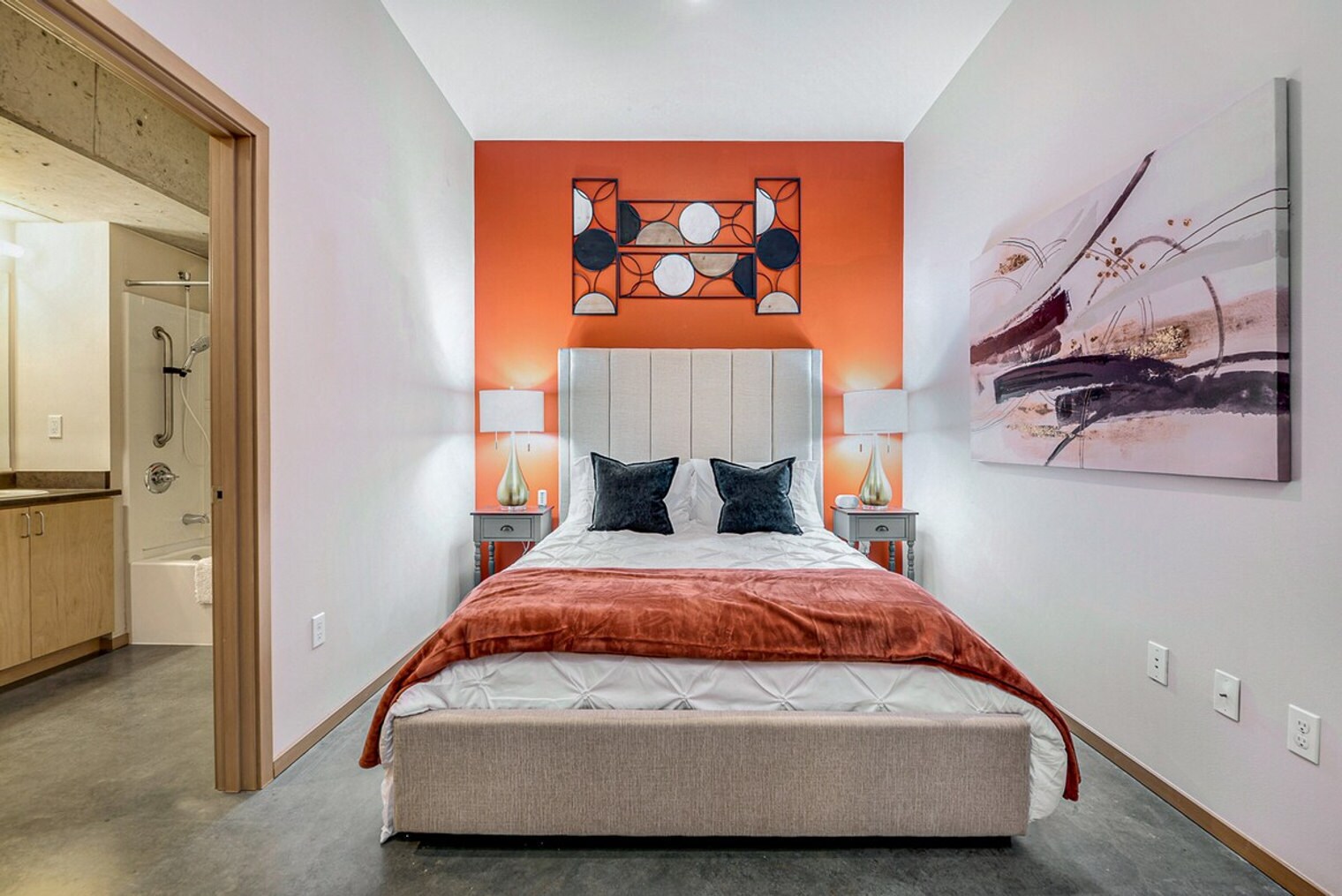 Building Photo - 2602 16th Ave S