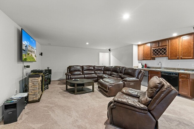 Building Photo - EMBREY MILL - STAFFORD - HUGE 6 BEDROOM HOME