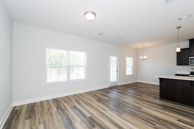 Building Photo - 113 Chaffseed Cir