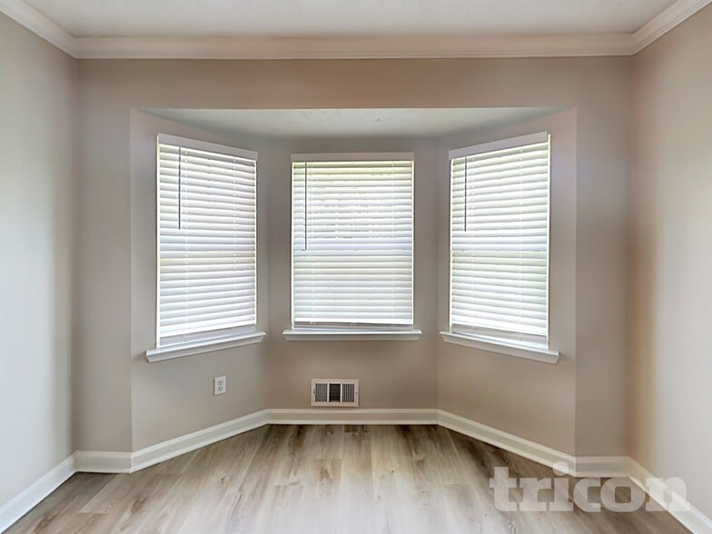 Building Photo - 514 Trinity Tr