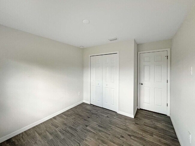 Building Photo - Move-In Special! Half Month FREE – APPLY b...