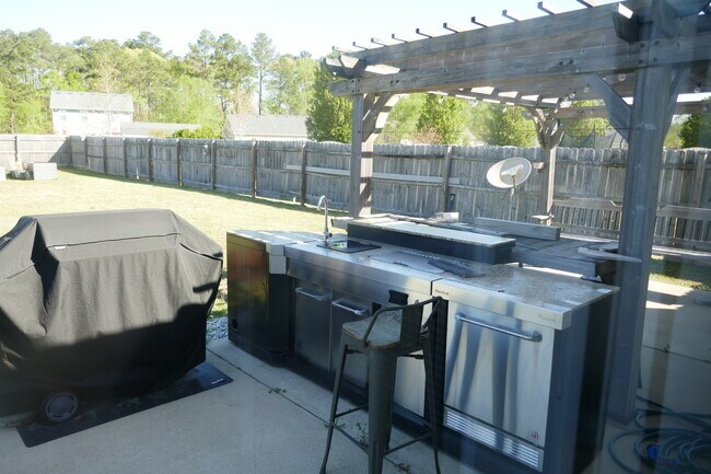 Building Photo - 123 Bay Leaf Dr