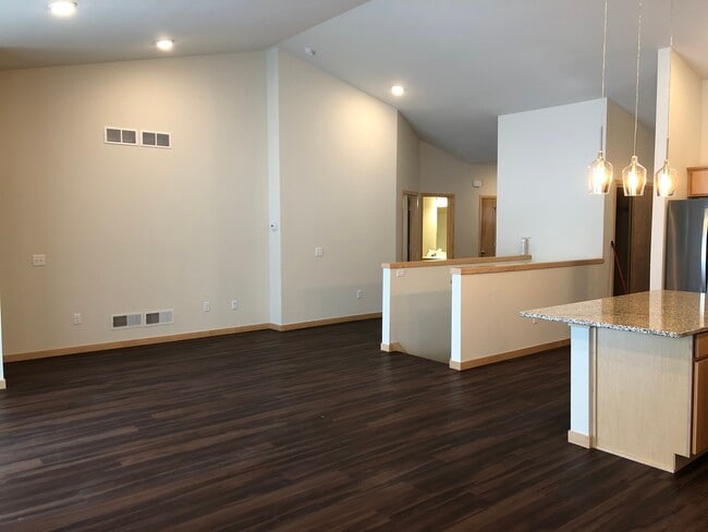 Building Photo - 1902 Tyrol Ter