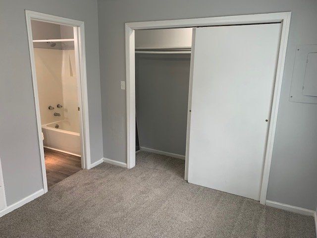 Building Photo - 411 E 5th St