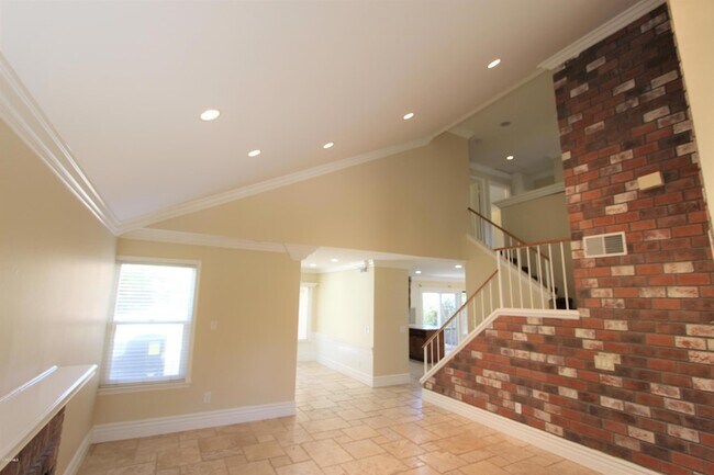 Building Photo - 15329 Bambi Ct