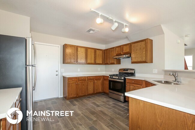 Building Photo - 6193 E Stonechat Dr