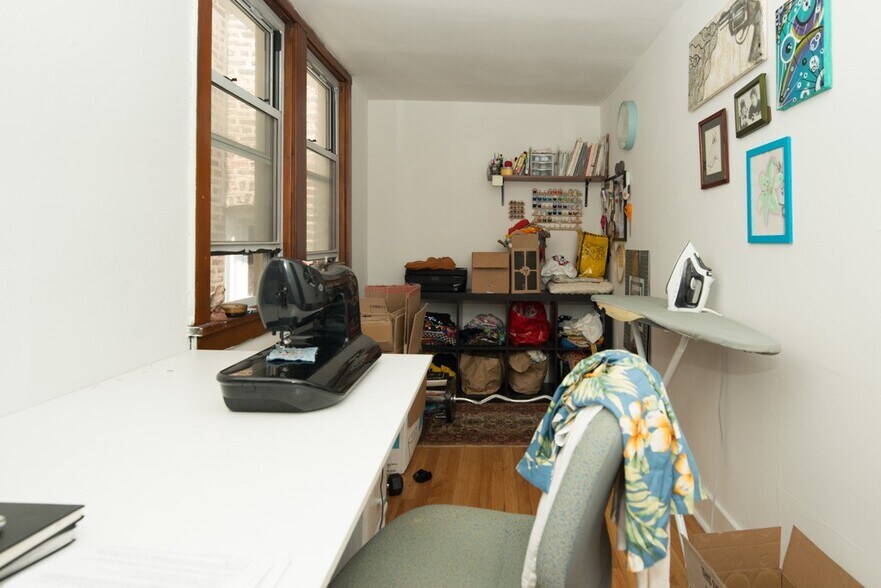 Building Photo - 2015 W Iowa St