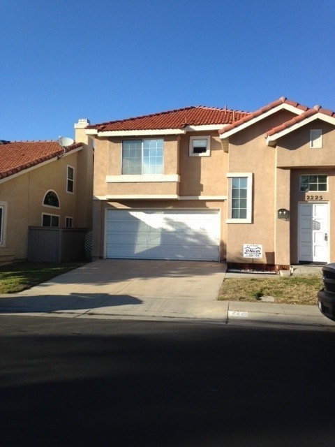 Building Photo - 3 Bedroom 2.5 Bathroom Corona Hills Home!