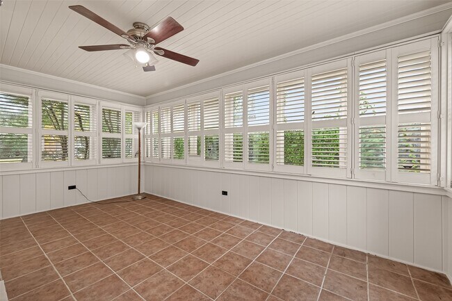 Building Photo - 7128 Staffordshire Blvd