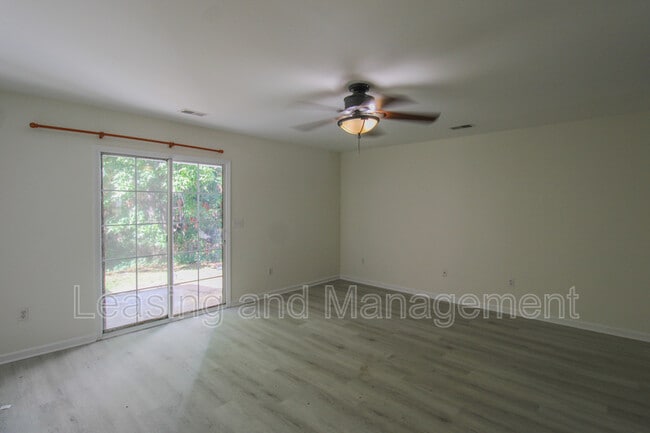 Building Photo - 1247 Island Club Dr
