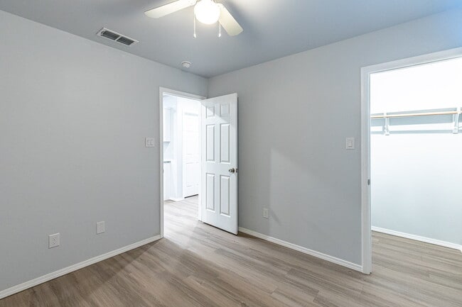 Building Photo - First full month's rent free!!!! / Brand N...