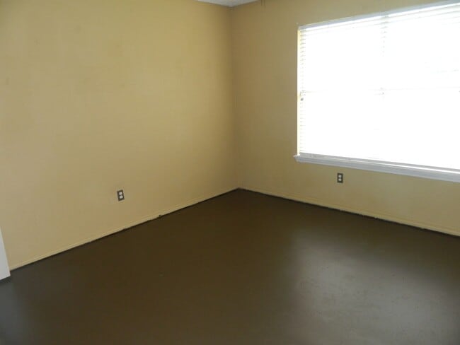 Building Photo - Charming Single Family Home in West Fayetteville!