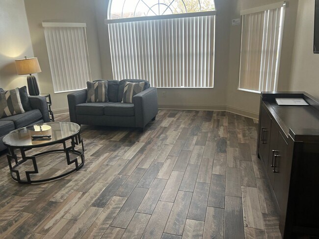 Building Photo - 2456 Sweetwater Club Cir