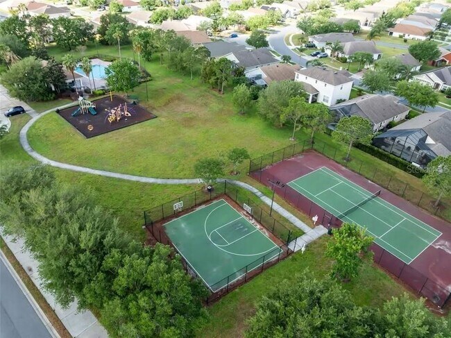 Building Photo - 2817 Maguire Dr