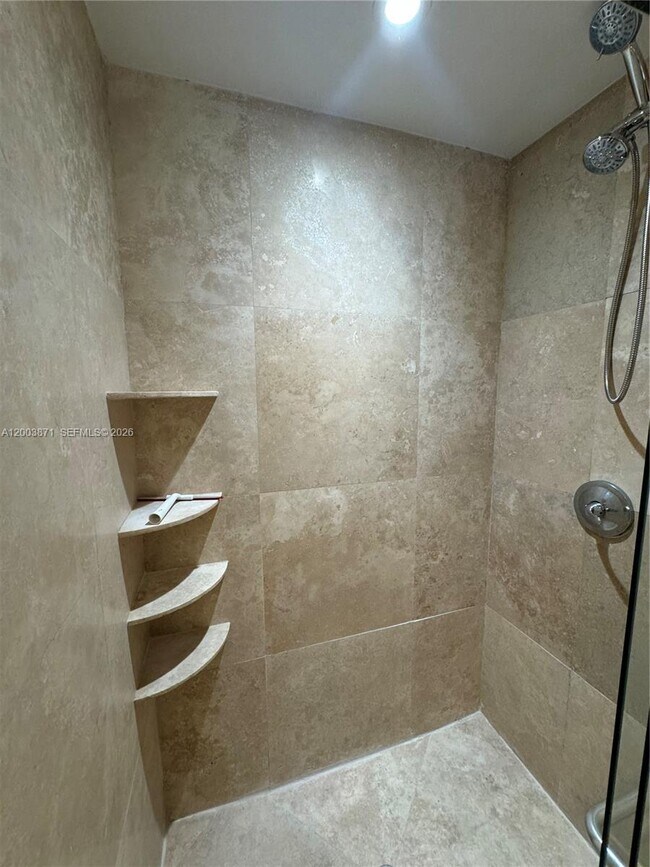 Building Photo - 3920 Woodside Dr