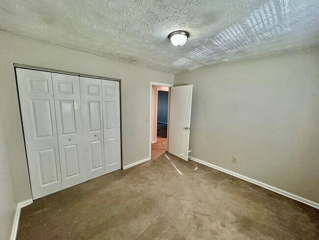 Building Photo - FOH416-418