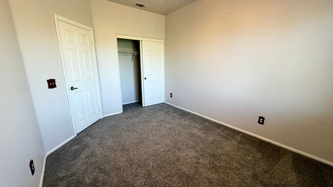 Building Photo - 4006 Craven Rd