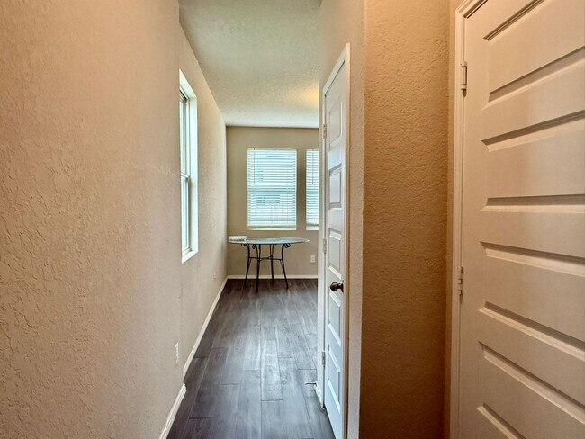 Building Photo - 10534 Green Rock Dr