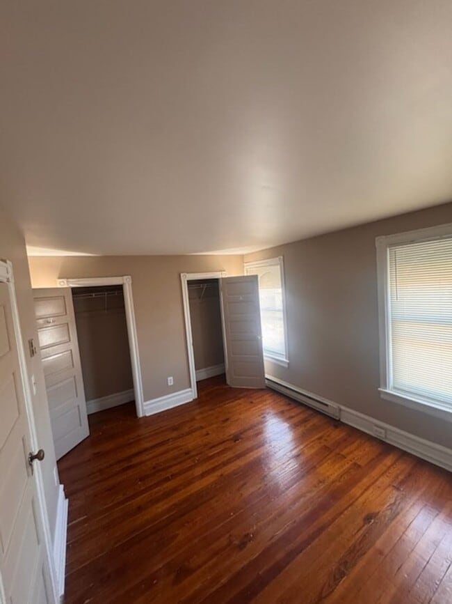 Building Photo - 1424 W Chew St