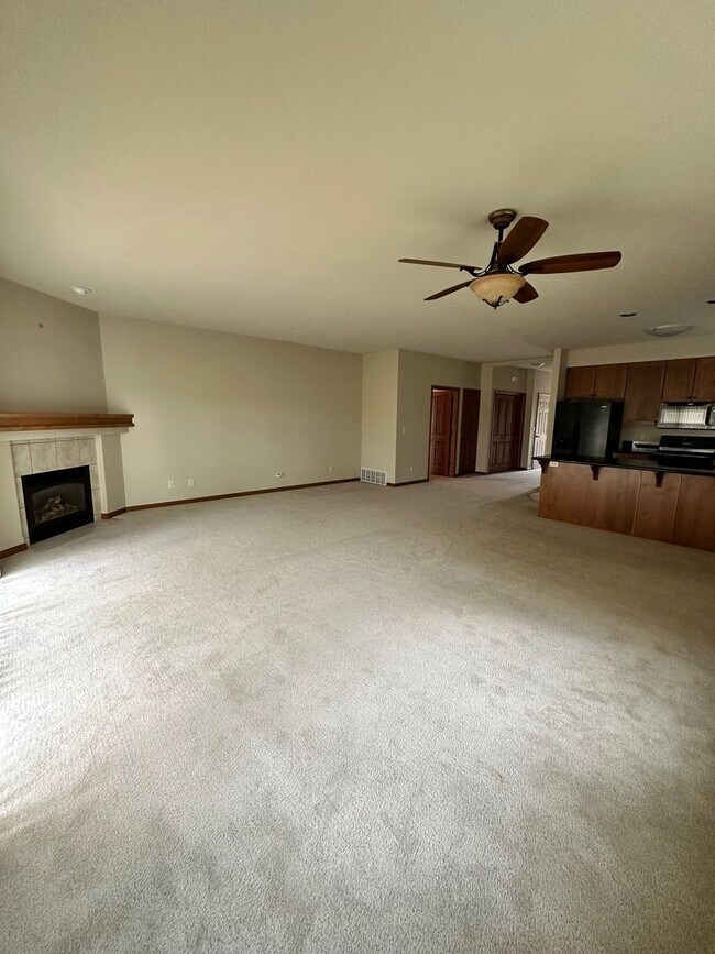 Building Photo - MIE451