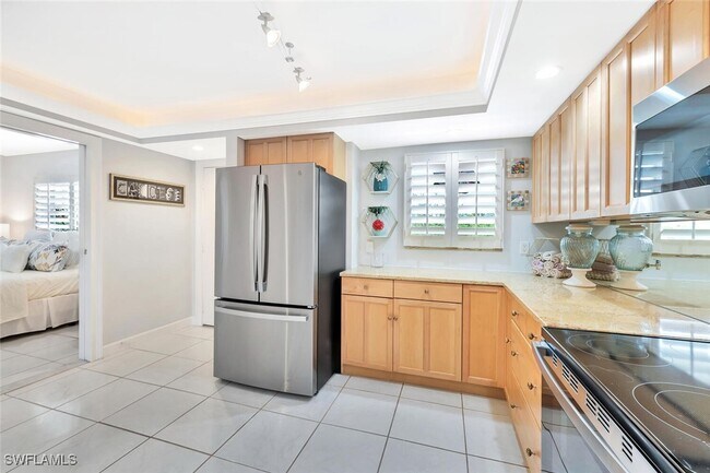 Building Photo - 12945 Vanderbilt Dr