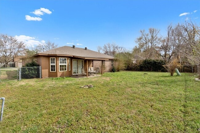 Building Photo - 9 Jordan Ln