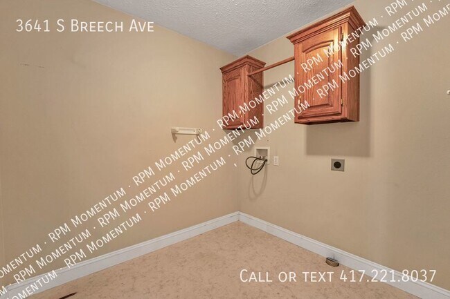 Building Photo - Chesterfield Village 3 Bedroom 2 Bath 2 Ca...