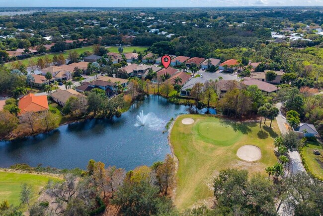 Building Photo - 844 SW Pebble Ln