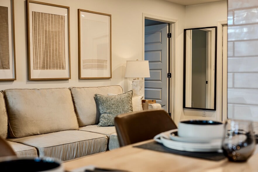 Building Photo - 5270 N 57th St