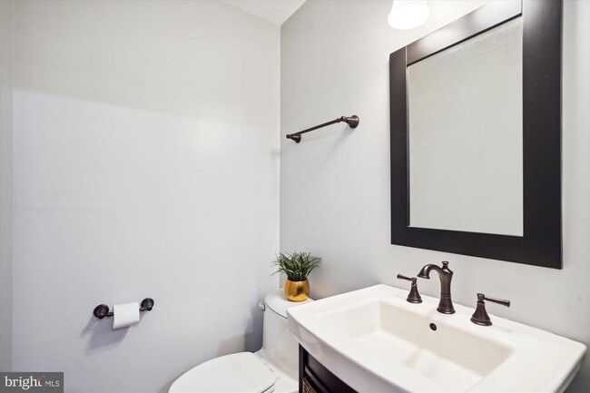 Building Photo - 45478 Whistling Terrace