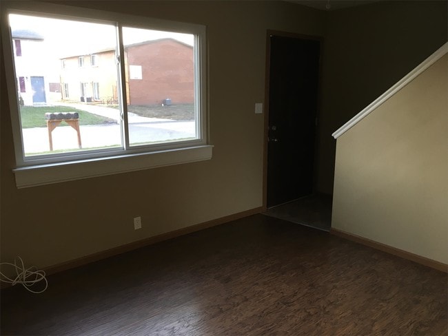 Building Photo - 304 Biggs Dr