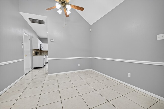 Building Photo - 13607 Sable Ln