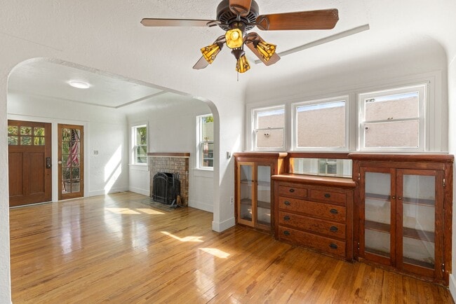 Building Photo - Fully Remodeled Craftsman in North Park! ?...