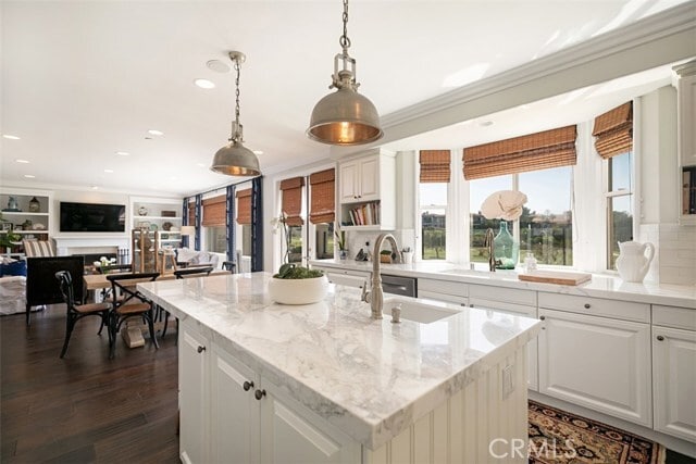 Building Photo - 27 Via Monarca St