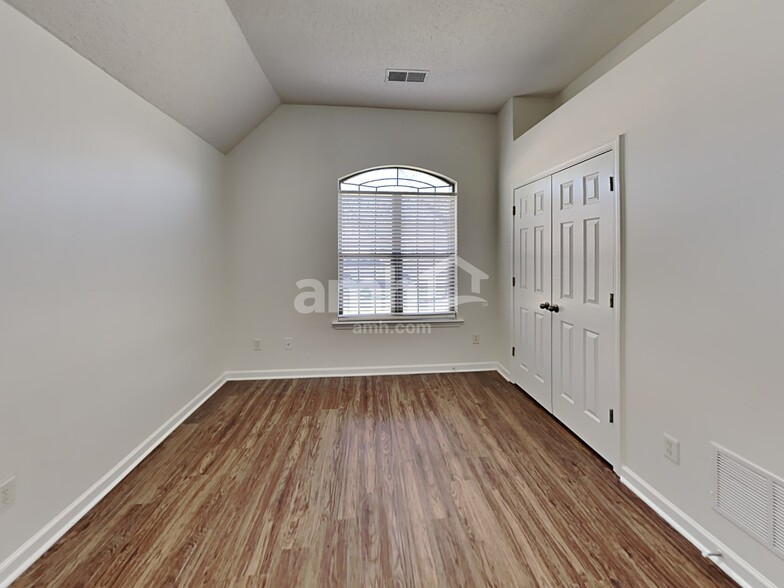 Building Photo - 1673 Farkleberry Dr