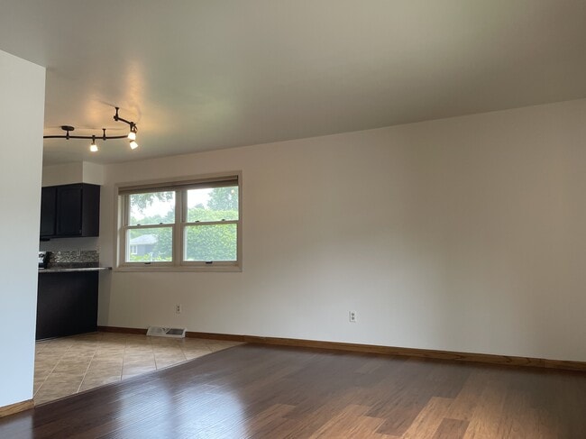 Building Photo - 323 Santa Fe Trail