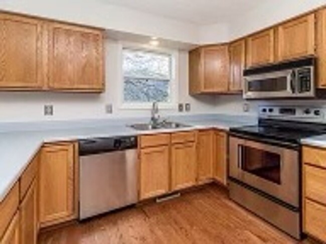 Building Photo - 4BR/3BR Home - $2,200/month