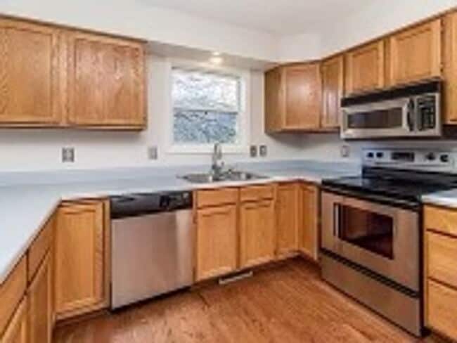 Building Photo - 4BR/3BR Home - $2,300/month