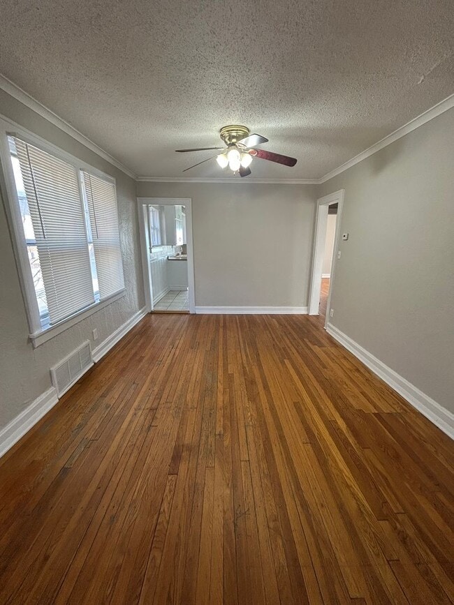 Building Photo - Spacious 4 Bed, 2 Bath Home in Prime Rockhill/Plaza Area Location
