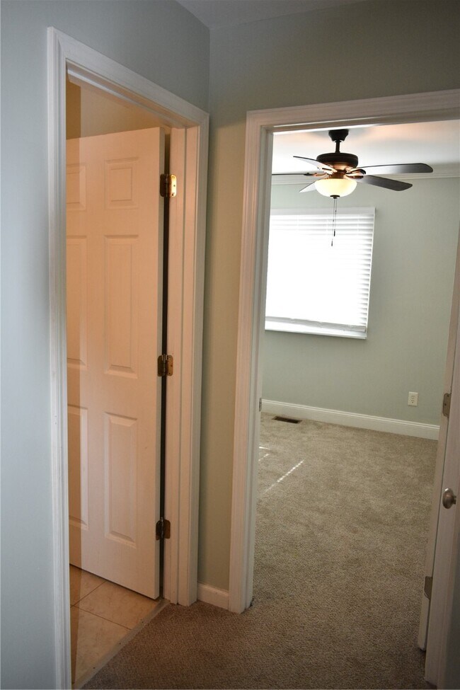 Building Photo - 16407 Westglen Farms Dr