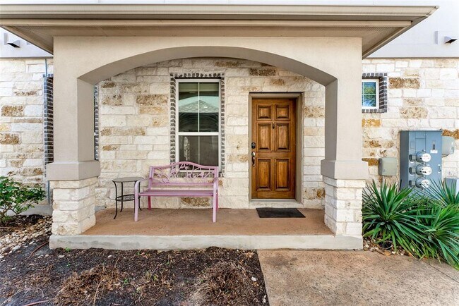 Building Photo - 13400 Briarwick Dr