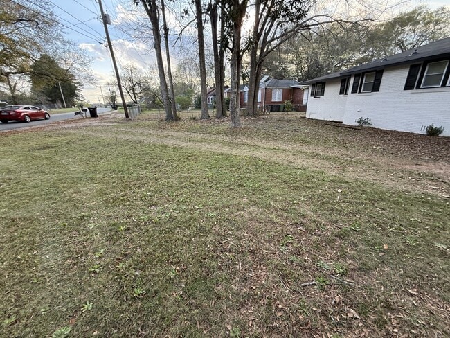 Building Photo - 91 Munson Dr