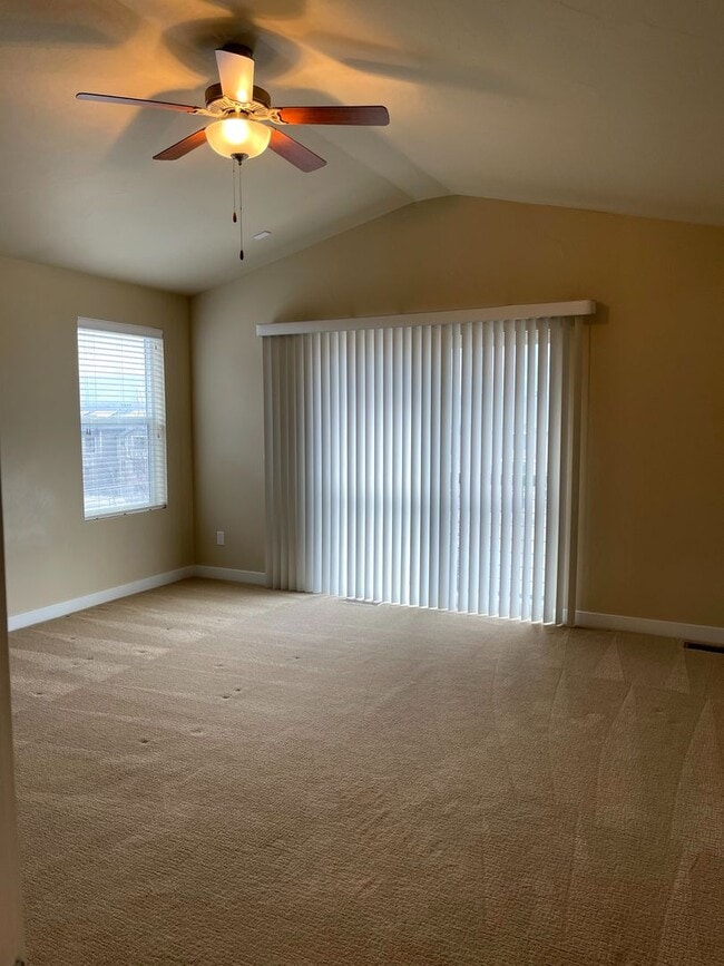 Building Photo - Beautiful Midvale Townhome for rent!